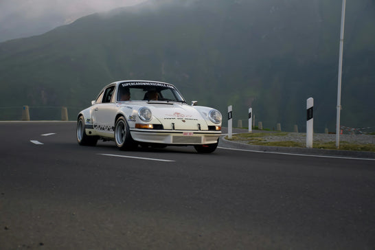 Oldtimer bewegen statt schonen: Warum Stillstand Ihrem Klassiker schadet