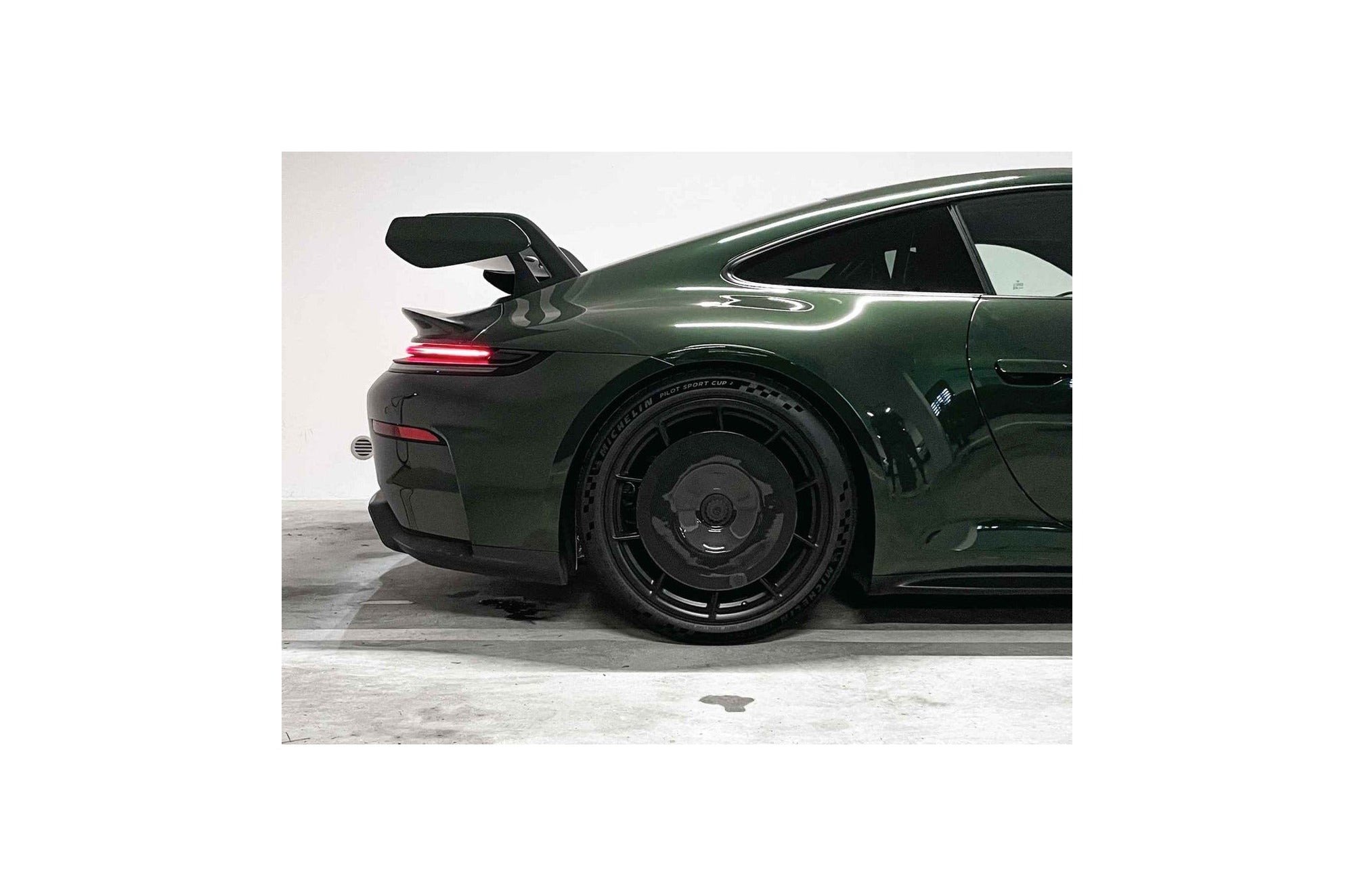 Hubcaps & Crest 992.2