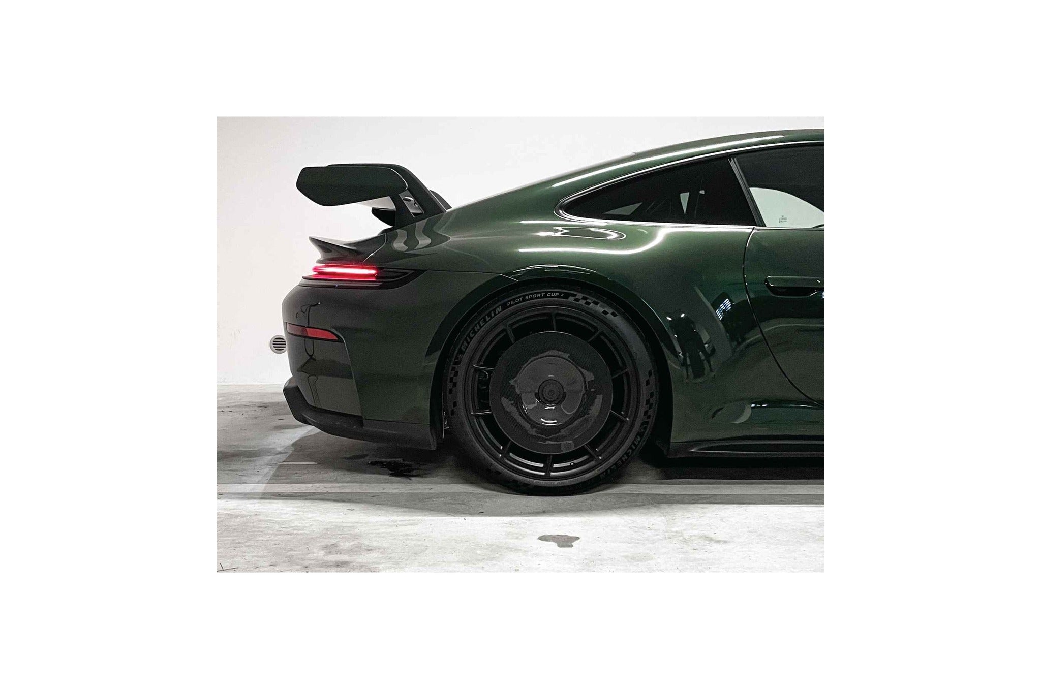 Hubcaps & Crest 992.2