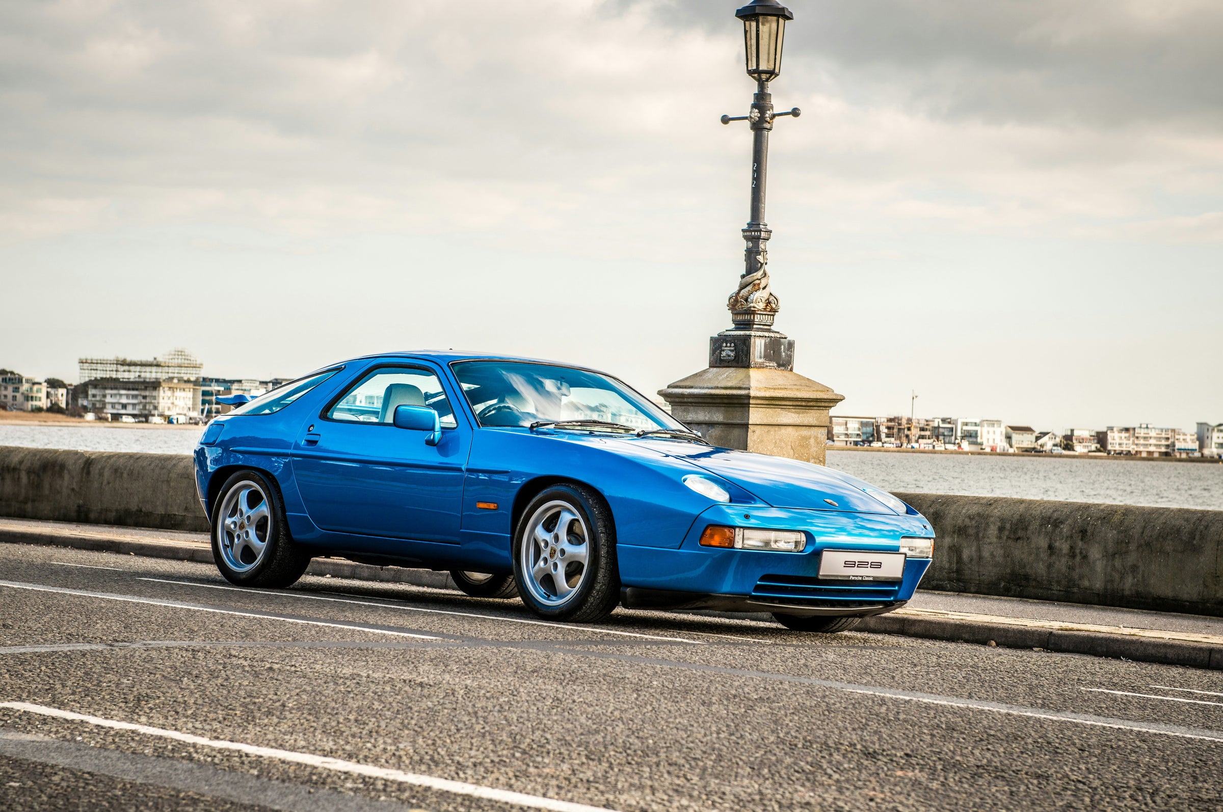 Porsche 928 (1977–1995)