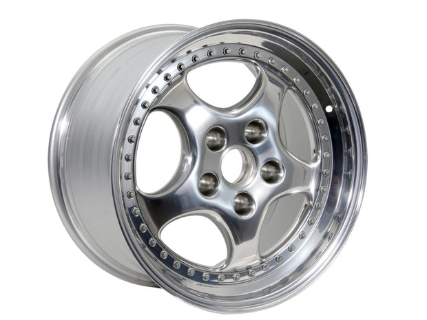 18-Zoll-Leichtmetallrad hinten, poliert. Porsche 964 Turbo 3.6L