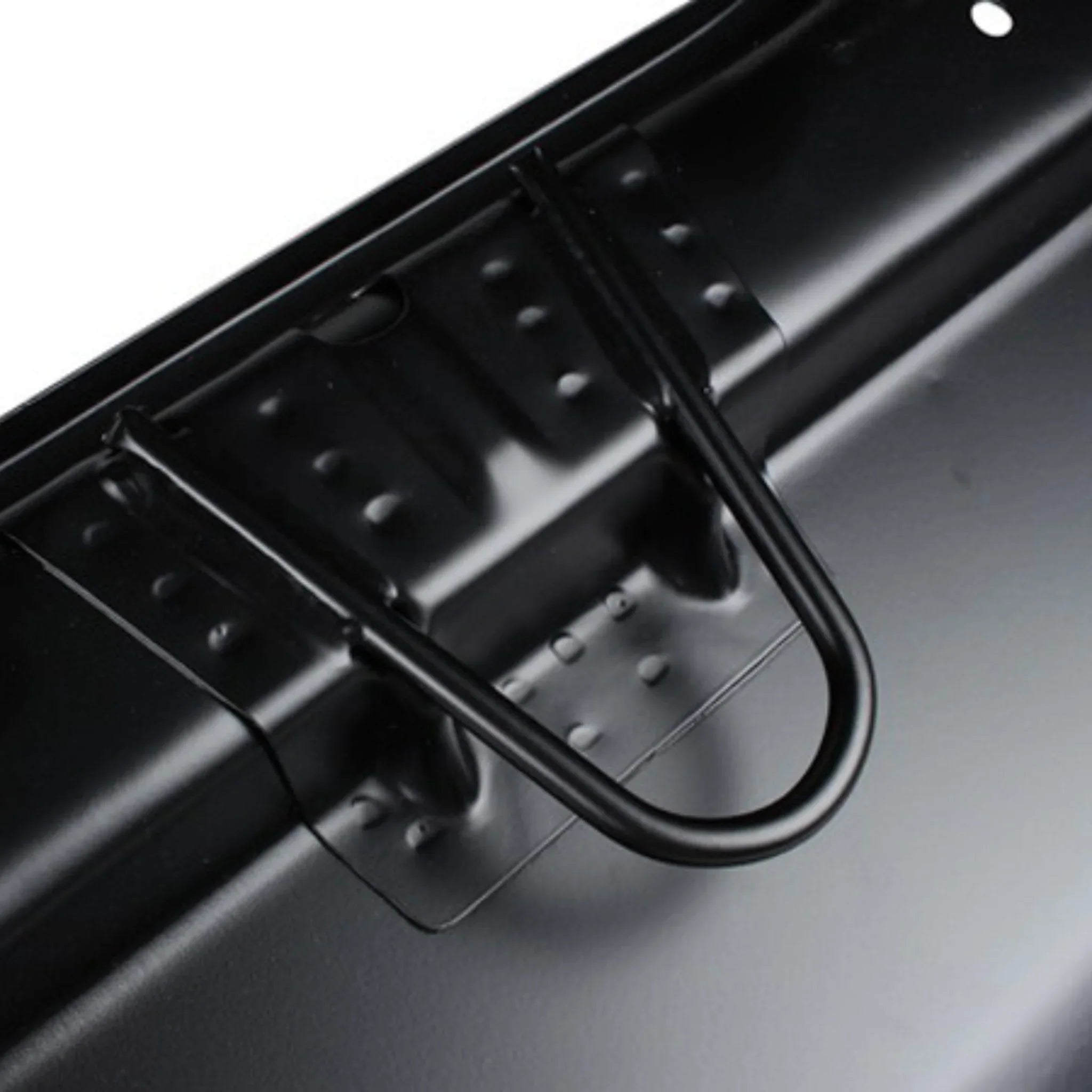 Vorderer Boden Abschlepphaken Porsche 911 F-Modell_2