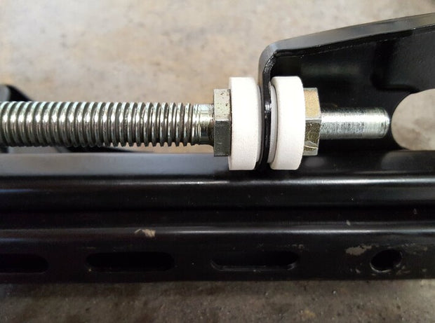 Buchsen der elektrischen Sitzverstellung eingebaut an der Sitzschiene, Porsche 911 G-Modell / 964 / 993