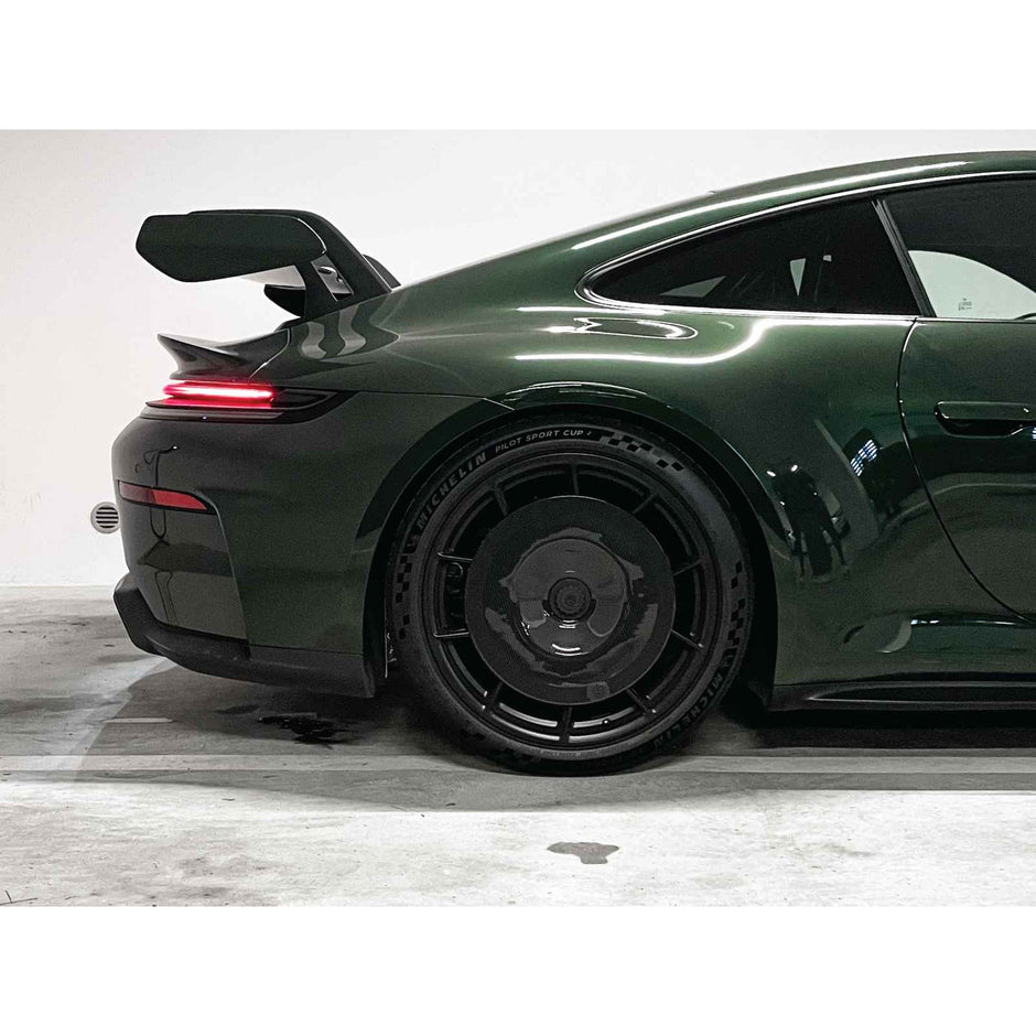 EVO Aero carbon rear wheel. Porsche 992 MK2 GT3 with aluminum wheels