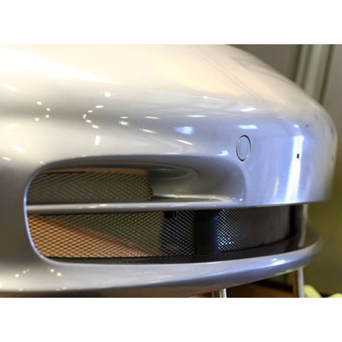 Rennline Frontstoßstangen-Kühlergrill-Set aus Drahtgeflecht. Porsche 996.1