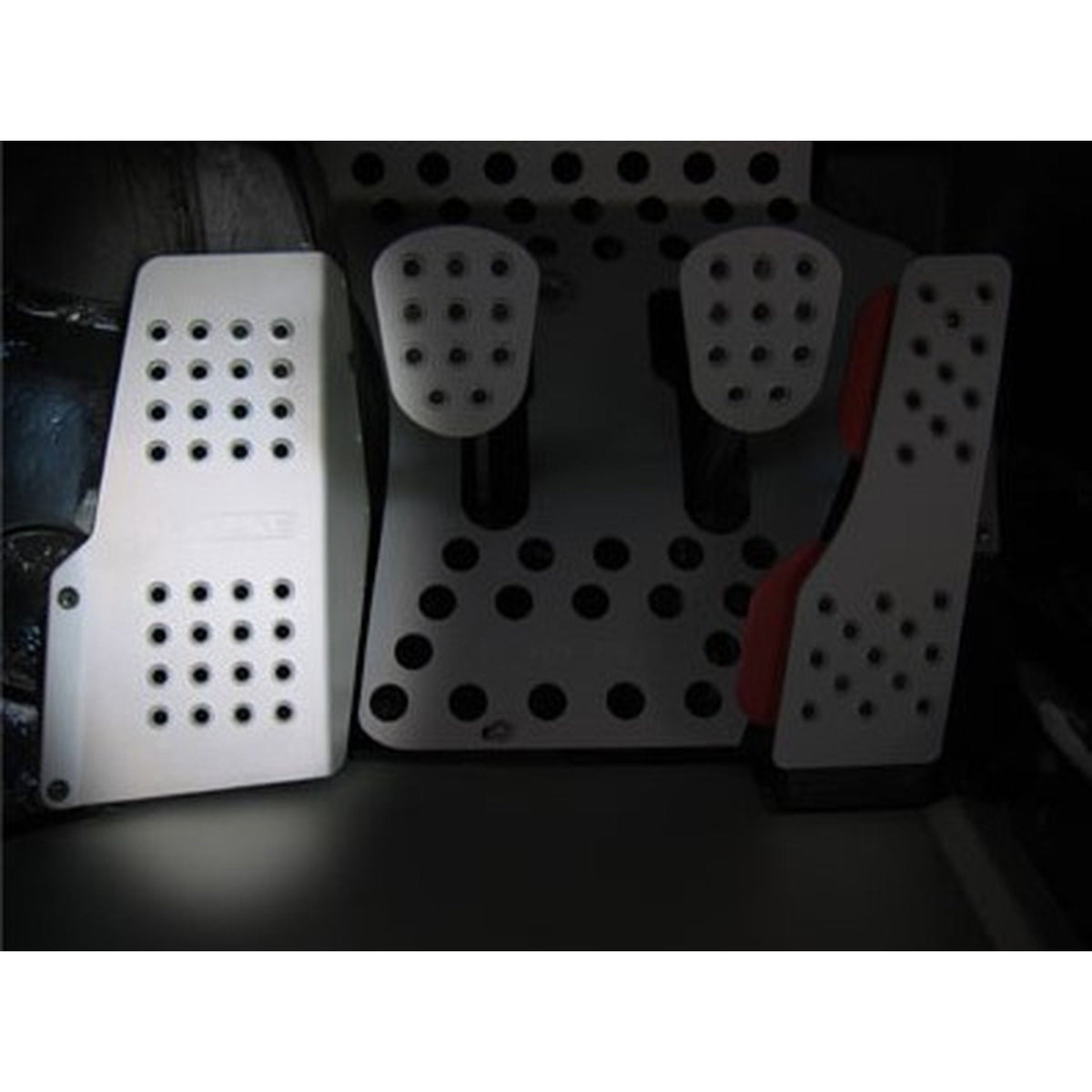 Rennline Aluminium Dead Pedal perforiert. Porsche 911 / 912/930 Targa/Cabrio und 964 / 993/944 / 924/968