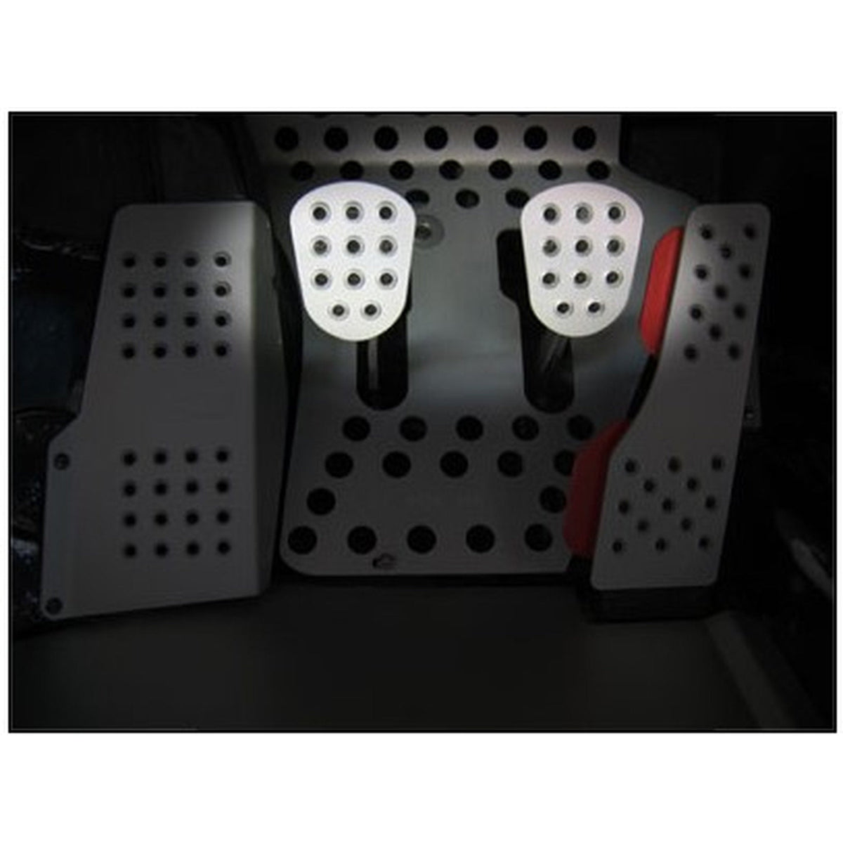 Rennline Aluminium Kupplungs-/Bremspedal 2 Stück. Perforiert. Universal