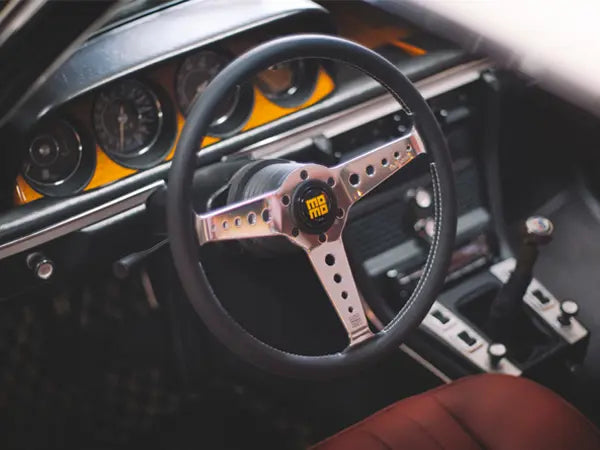MOMO California Heritage steering wheel – black leather, chrome spokes